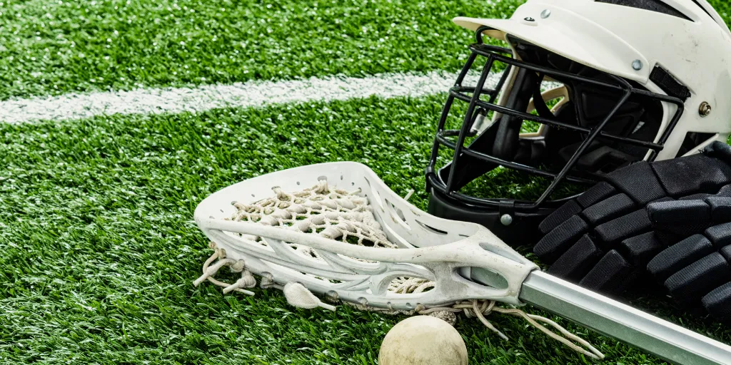 Gậy,-bóng-và-đồ-bảo-hộ-để-chơi-Lacrosse